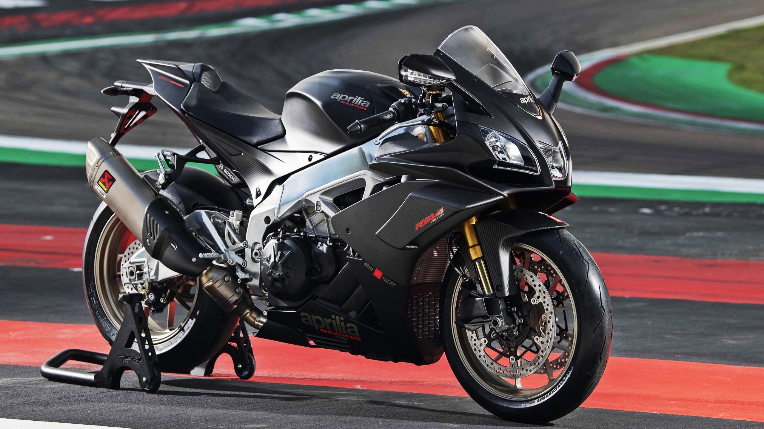 乐鱼体育(中国)官方网站-特色夜空露营登山运动，星光点点中的极限挑战，星空露营的唯美句子