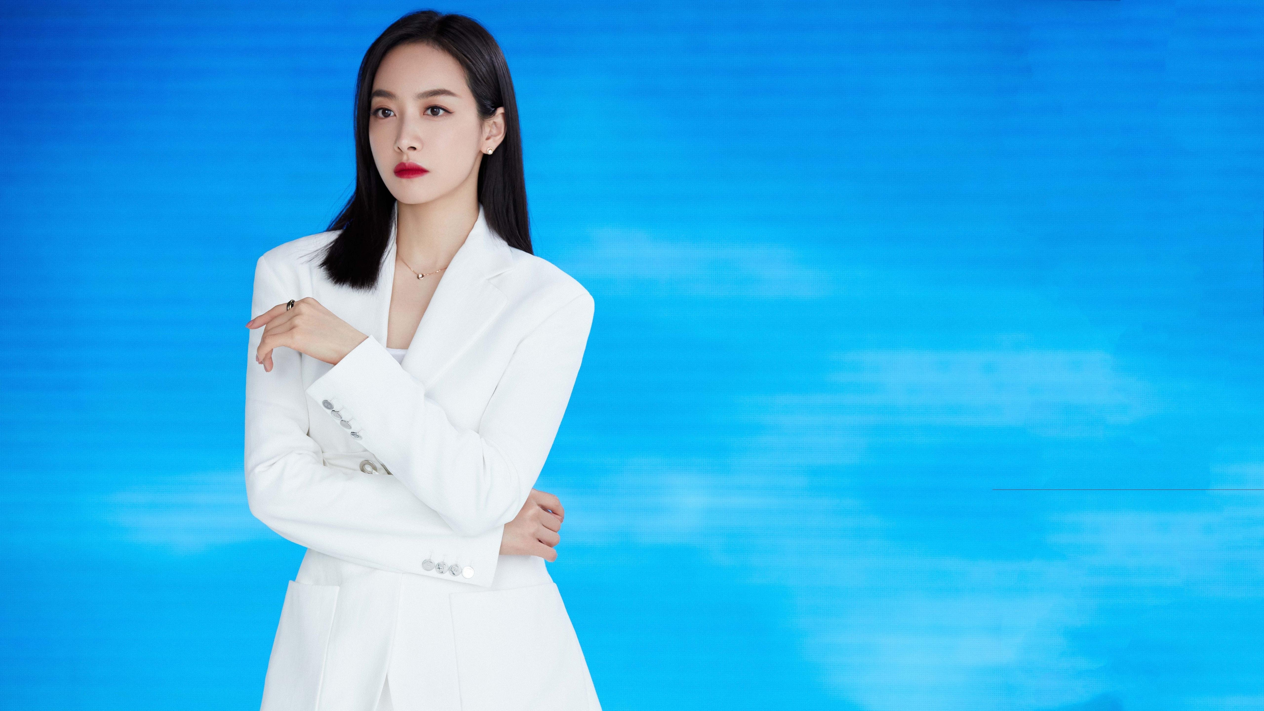 足球文创市集在球迷广场盛大开幕,足球文创产品