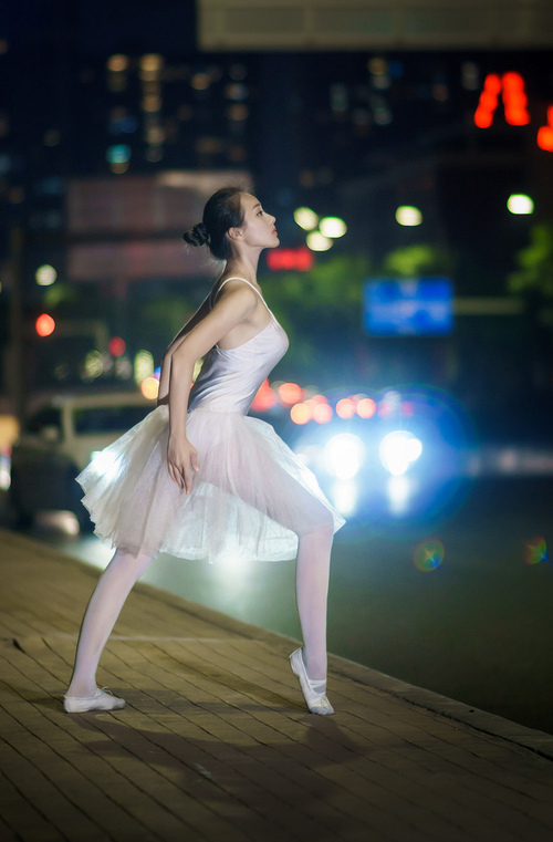 乐鱼体育App下载-德甲赛程密集区间轮换制度对比赛节奏影响，德甲赛程密集区间轮换制度对比赛节奏影响大吗