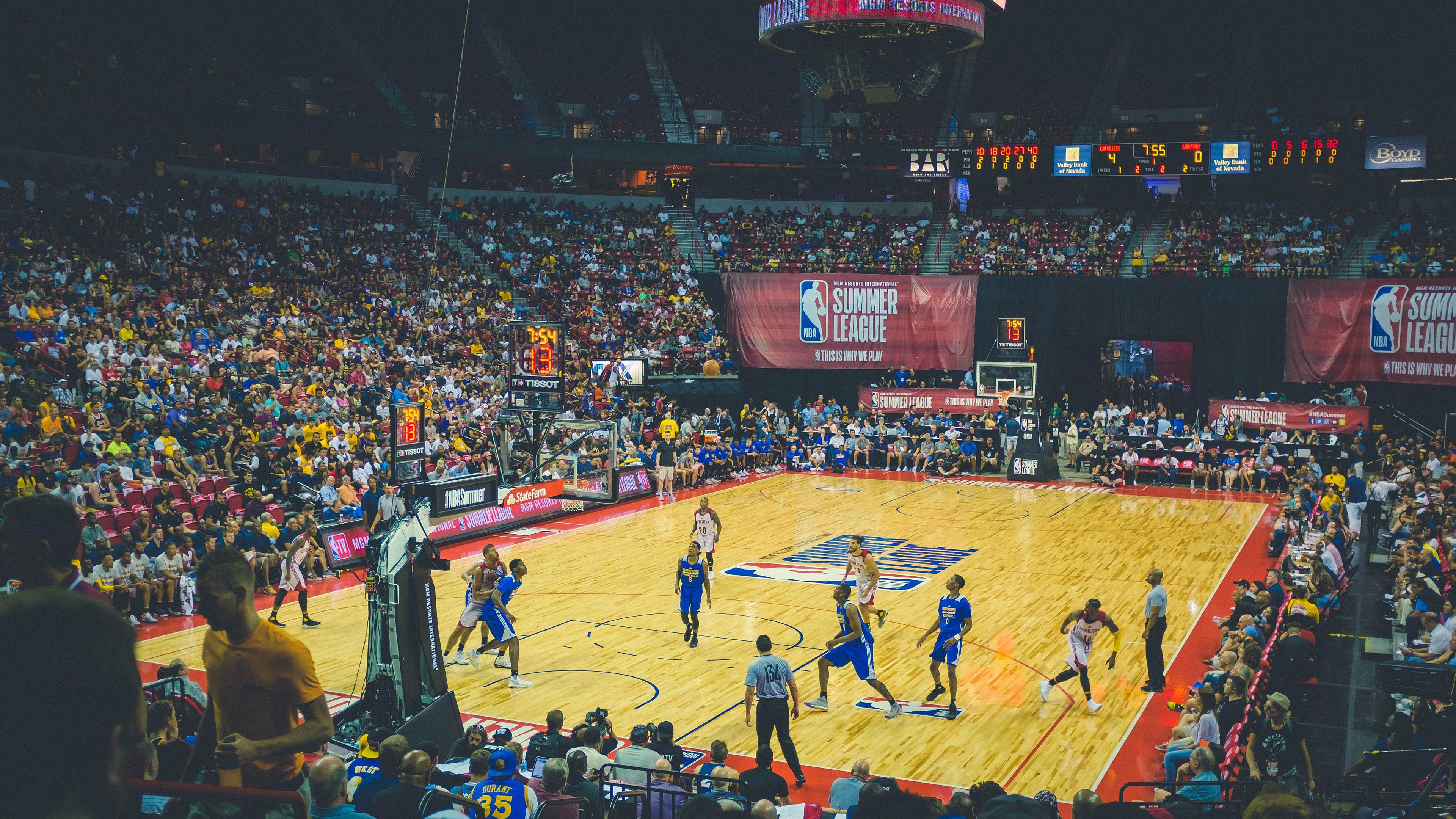 乐鱼体育APP官方下载-_骑士老将再展风采，助球队稳步前行_，骑士现任主教练是谁