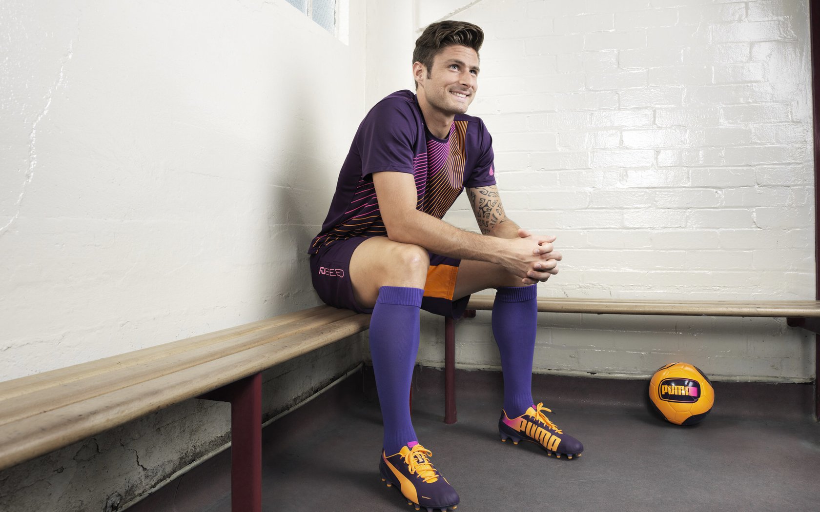 《【幕后揭秘】职业选手训练的科学化与系统化》，职业选手训练室图片